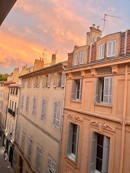 Charmant Appartement 2 Pieces En Plein Centre Ville Historique Aix-en-Provence Luaran gambar